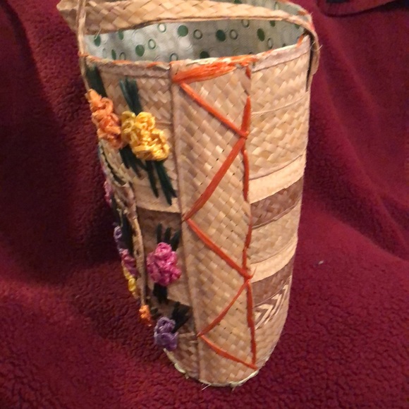 Authentic Nassau Bahamas Straw Tote - Picture 6 of 7